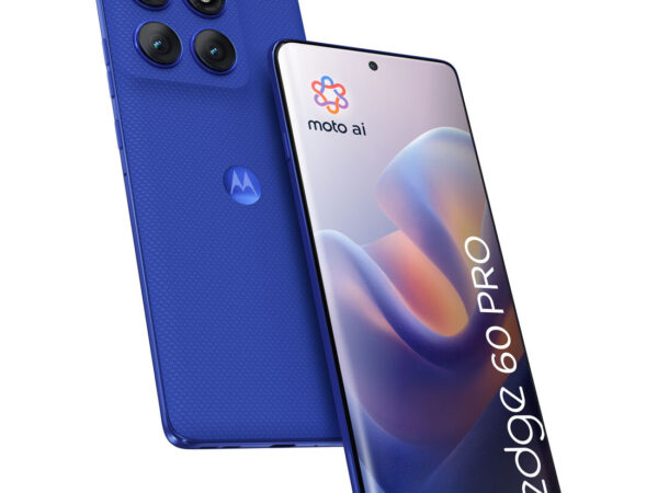 Motorola edge 60 pro con Moto AI (12/512GB, Fotocamera 50+50+10MP, selfie 50MP, Display 6.67" pOLED 120Hz, MediaTek Dimensity 8350, batteria 6000mAh, ricarica 90W, Android 15), PANTONE Dazzling Blue