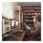 Poly Auricolari nerofumo Voyager Free 60+ UC + Adattatore BT700 USB-C + Custodia di ricarica touchscreen - immagine 4